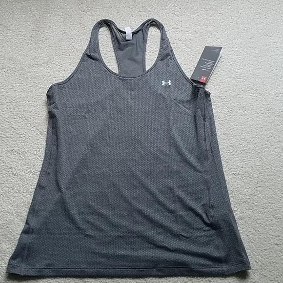 Under Armour Tops - Under Armour fitted tank